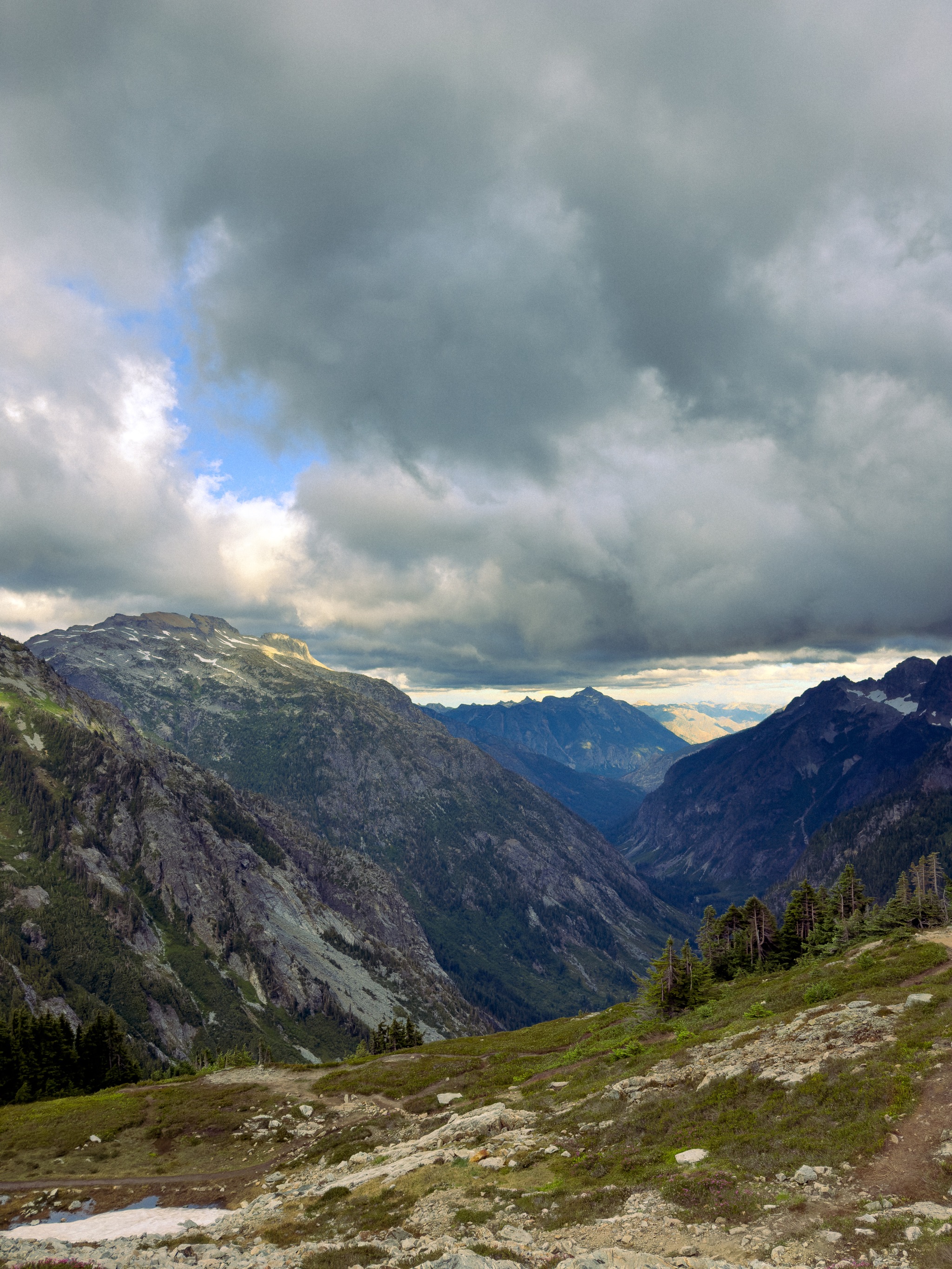 Sahale Arm Trail Viewpoint