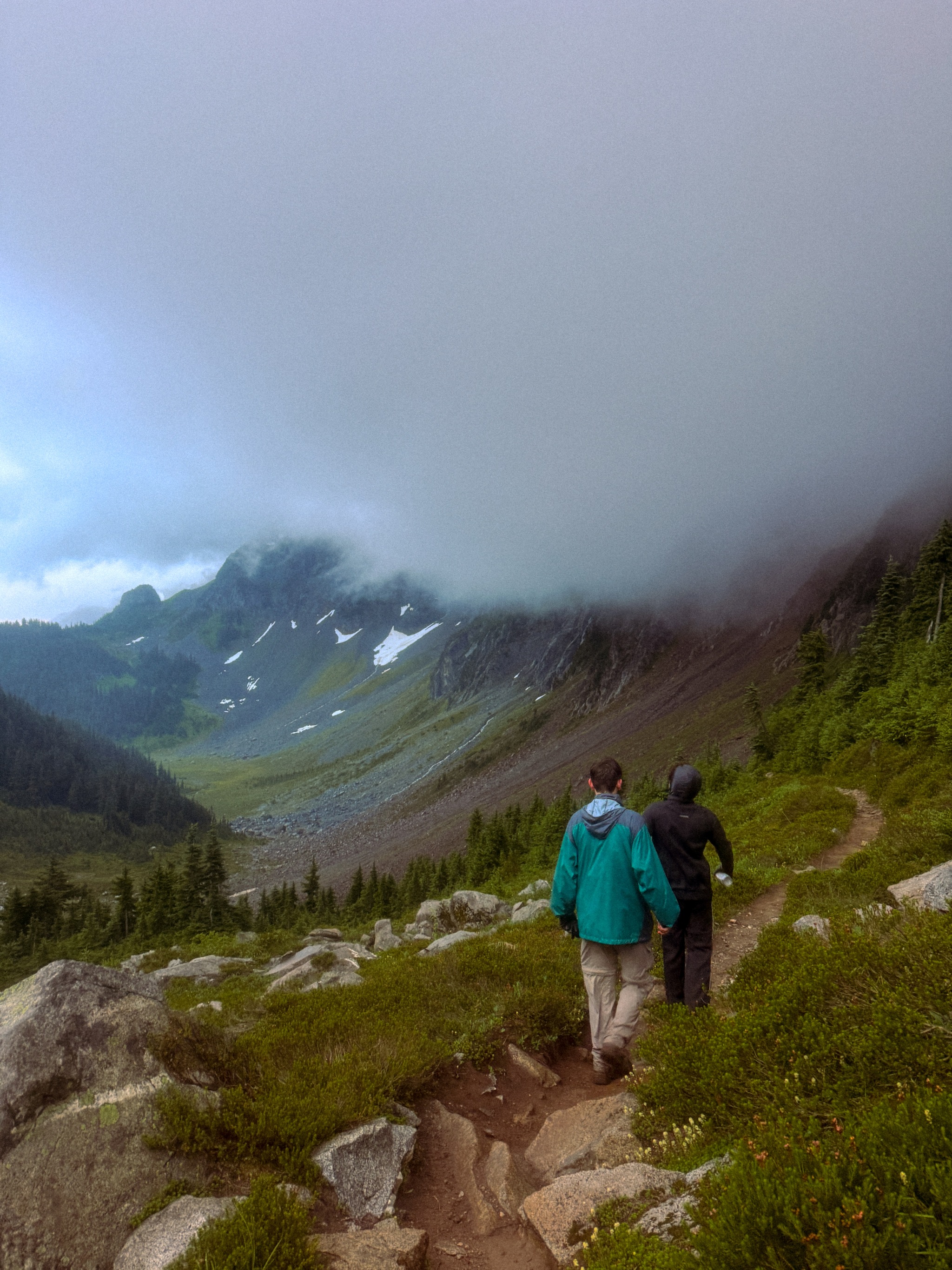 Foggy View to Pelton Basin Campsite